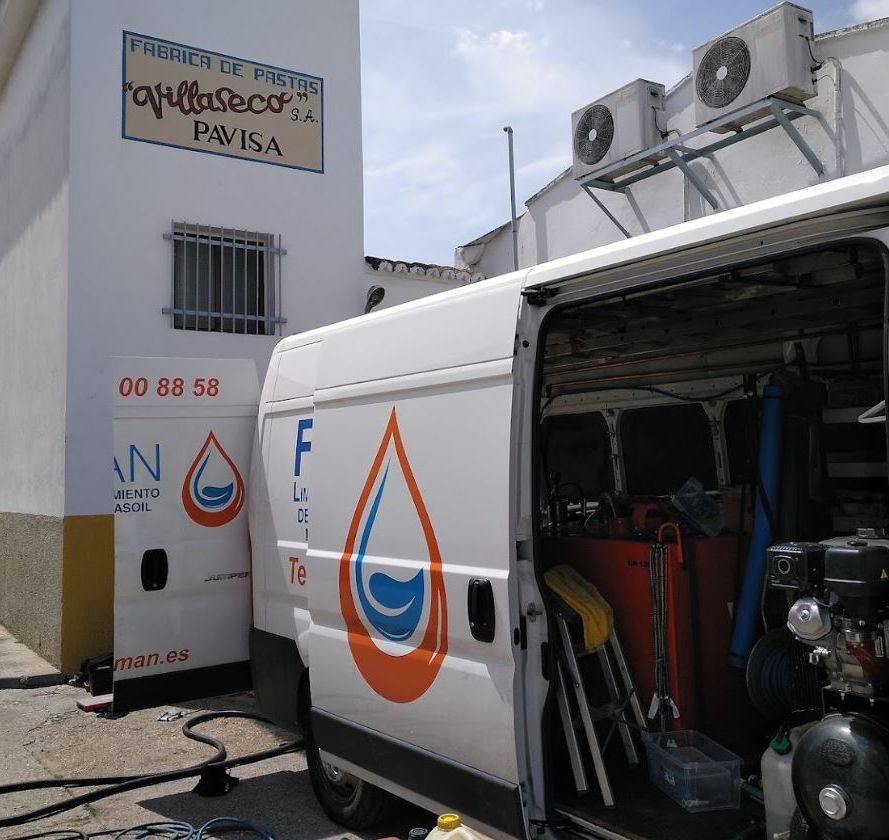 furgoneta con equipamiento